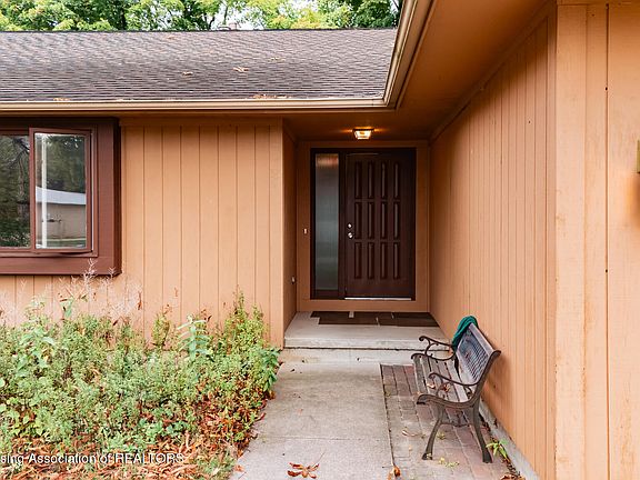 3rd image of 2240 Riverwood Dr