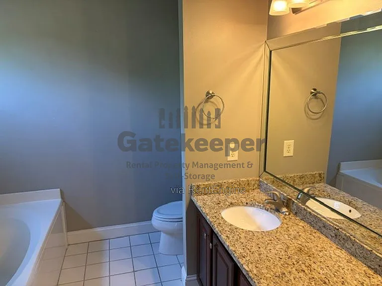 208 Lenox Dr — Photo 10