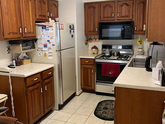 5th image of 2300 Woodburn Ave