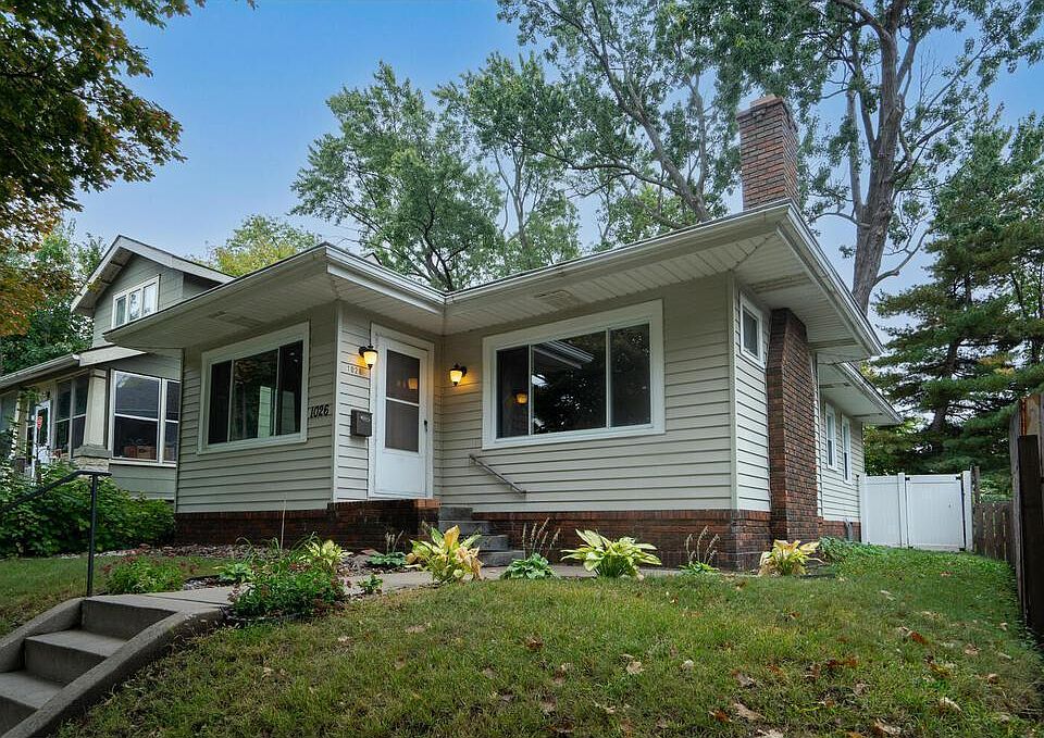 1st image of 1026 Lawson Ave E