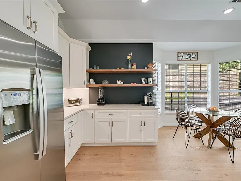 2404 Cliffs Edge Dr — Photo 11