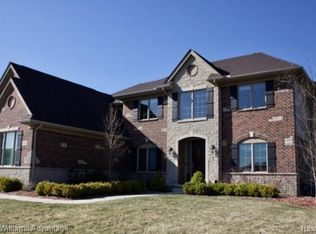 47430 Valencia Cir, Novi, MI 48374