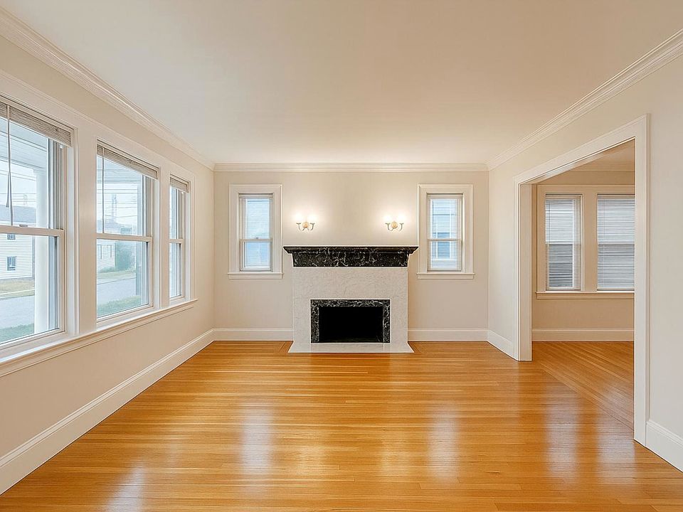 1st image of 6 Oxford Ave