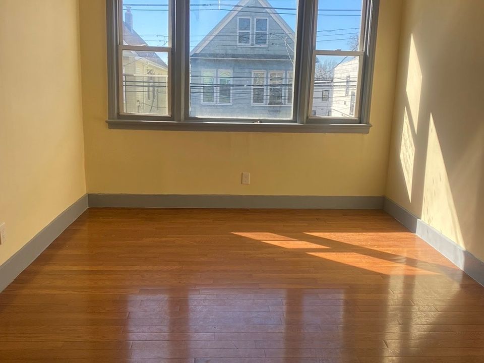 1st image of 384 Fulton Ave #1