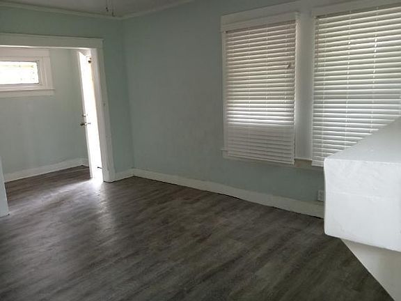 3rd image of 3536 Indiana Ave