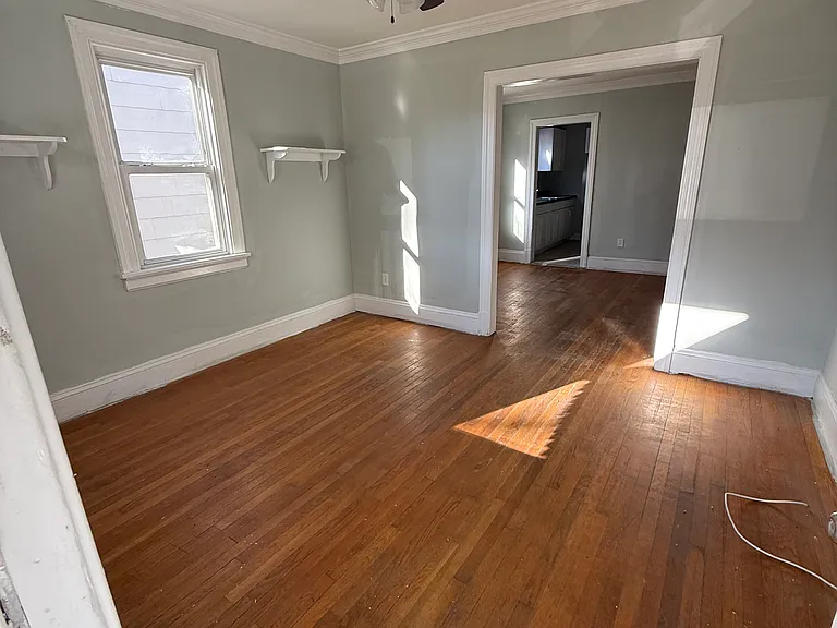 1410 Whatley St — Photo 2