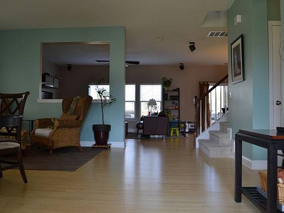 3rd image of 510 Nanny Point Dr