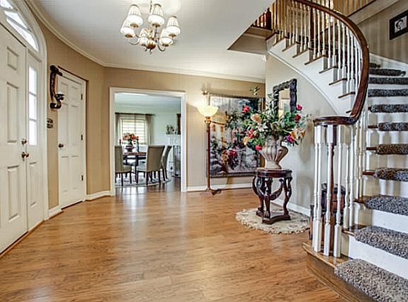 4th image of 1001 W Westhill Dr