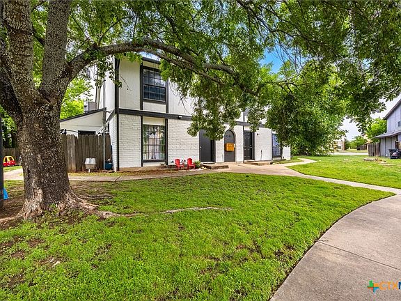 2nd image of 4501 Hunt Cir