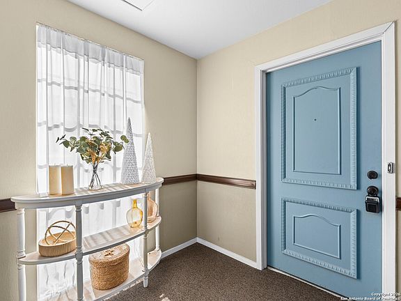 4th image of 8033 N New Braunfels # 106
