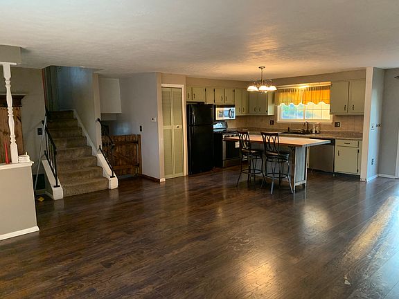 3rd image of 1012 Provincetown Ct