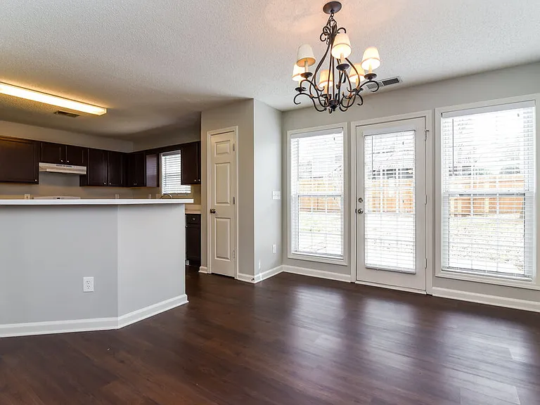 4323 Chesapeake Trce NW — Photo 5