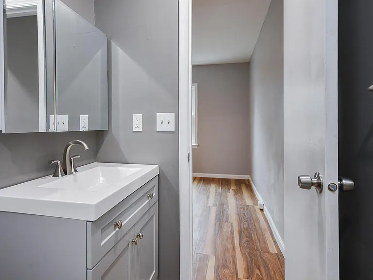 156 Barnsfield Ct — Photo 42