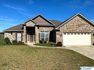 14682 Eva Cir, Athens, AL 35613