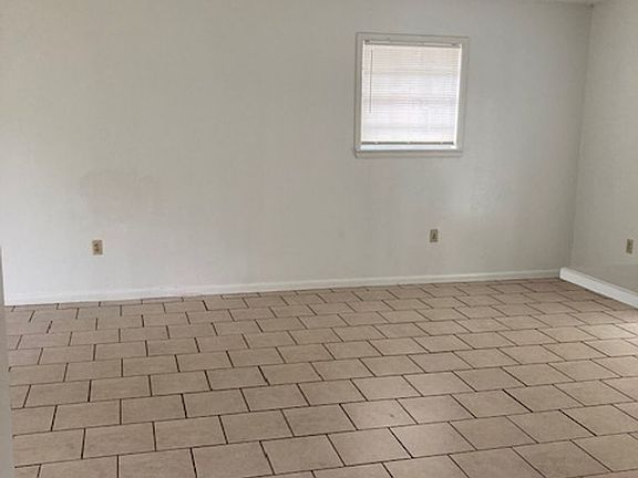 4th image of 403 N Wilson Blvd