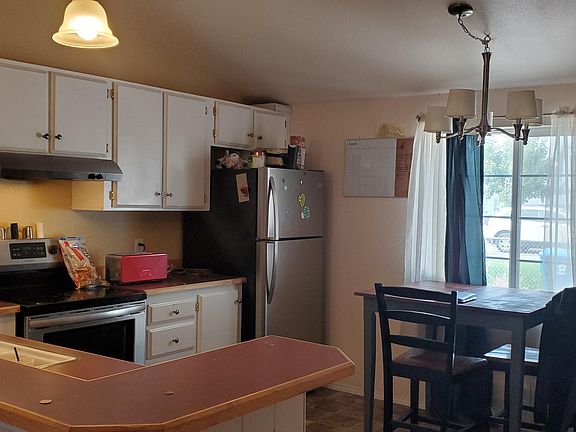 4th image of 1517 NW Teal Loop