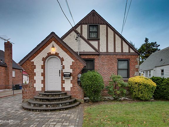 2nd image of 179 Nassau Blvd