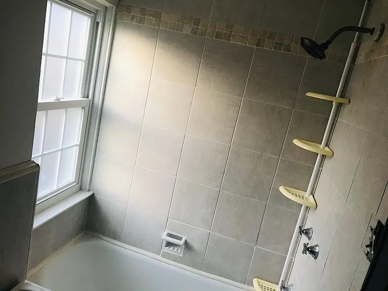 Bath tub in the bathroom