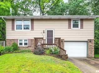 312 Season Dr, East Peoria, IL 61611