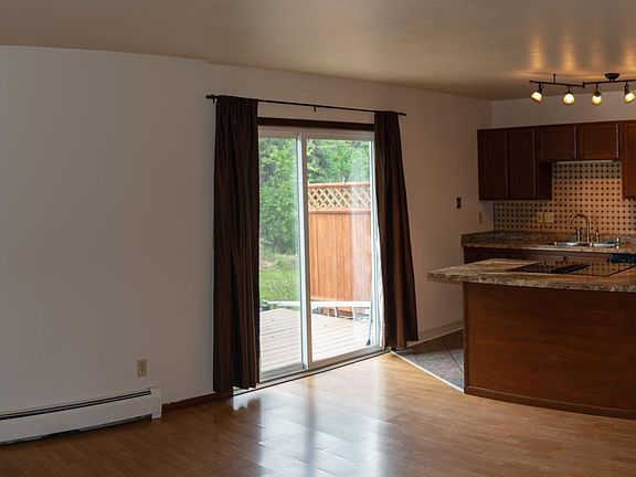 Kitchen and Common Room 1