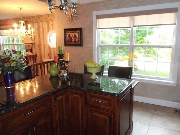 Eat-in Kitchen