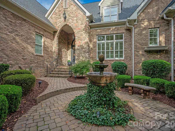 1617 Look Out Cir, Waxhaw, NC 28173