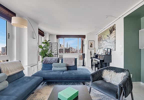 3rd image of 1 Irving Pl #28AB