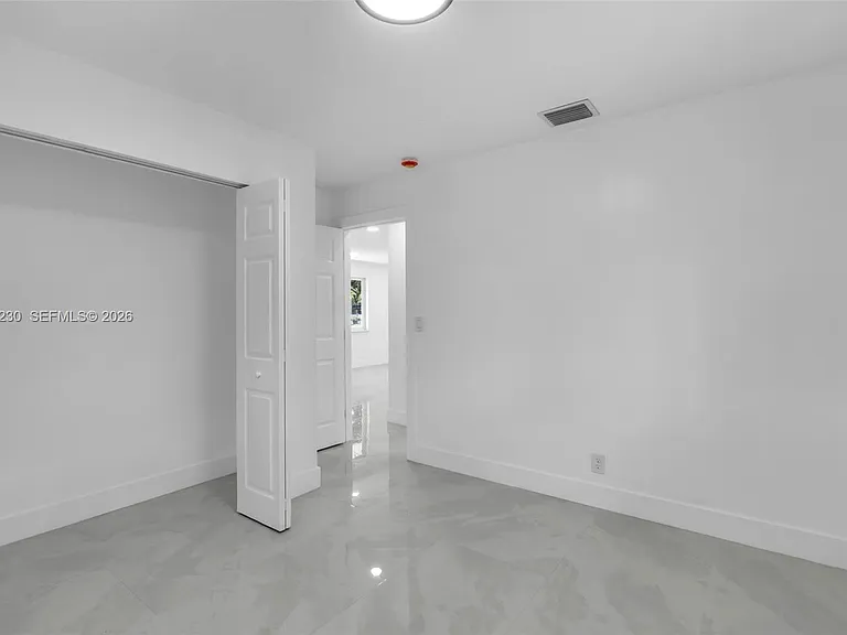 821 SW 7th Ave #2 — Photo 8