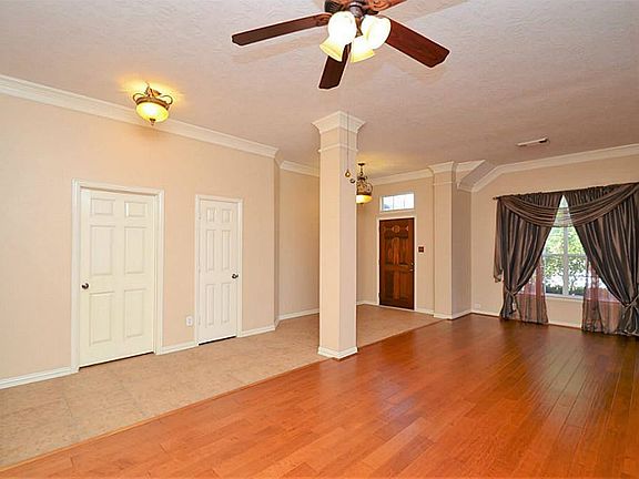 3rd image of 7034 Cornflower Ln