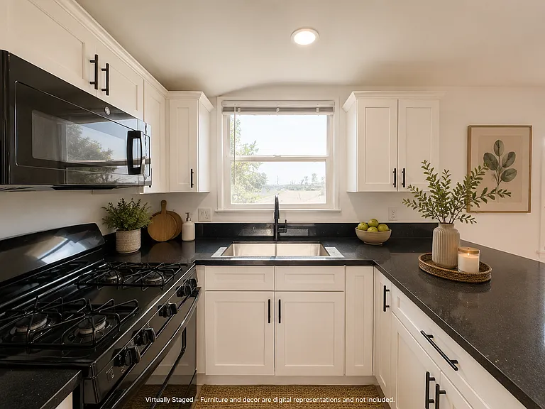 331 W Windsor Rd #1 — Photo 5