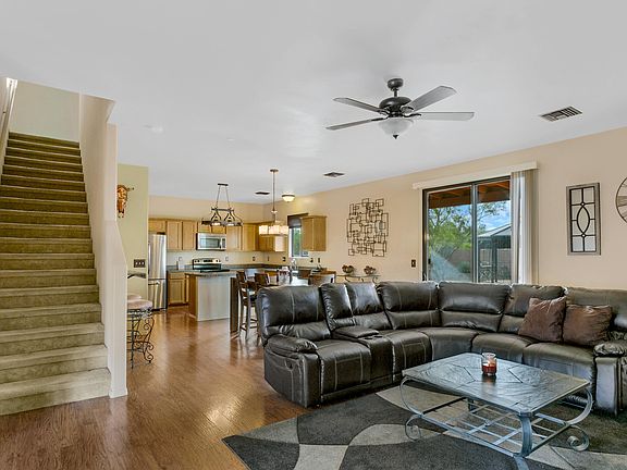 3rd image of 1417 N Darlene Pl