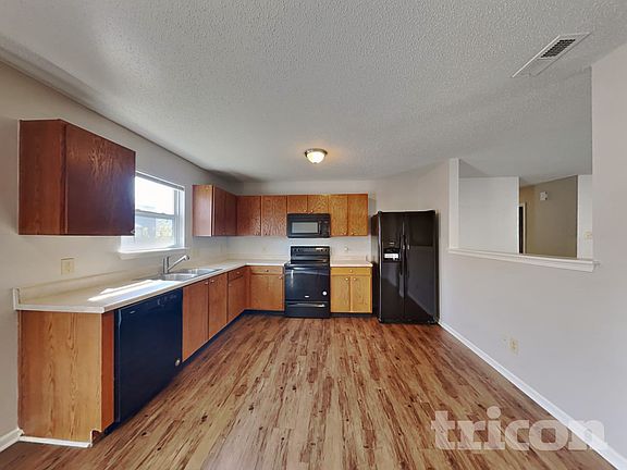 4th image of 10393 Fairmont Ln