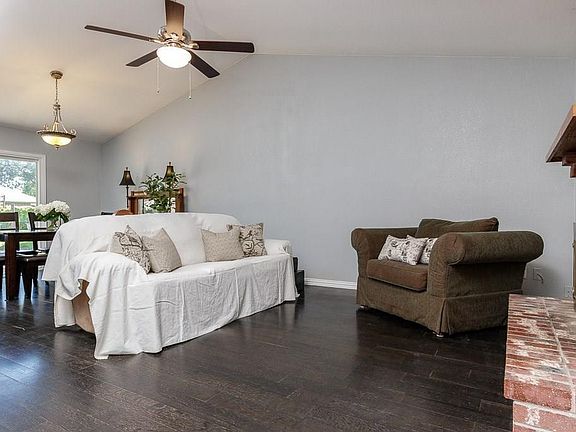 3rd image of 4406 Santa Cruz Ln