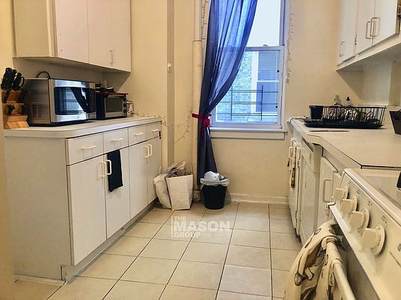 5th image of 200 W 93rd St APT 3b