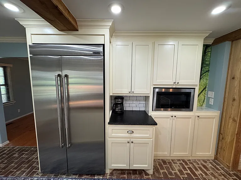 425 E Seneca St — Photo 28