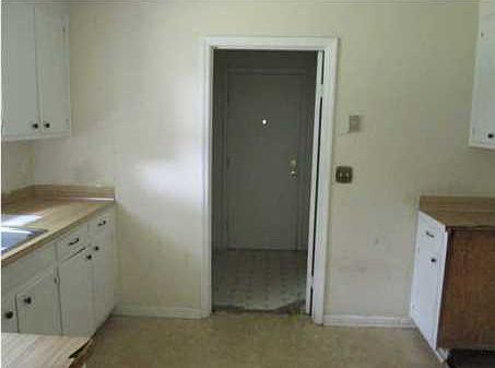 5th image of 258 Dorchester Manor Blvd