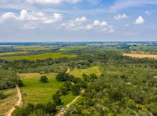 17217 Mergele Rd, Saint Hedwig, TX 78152