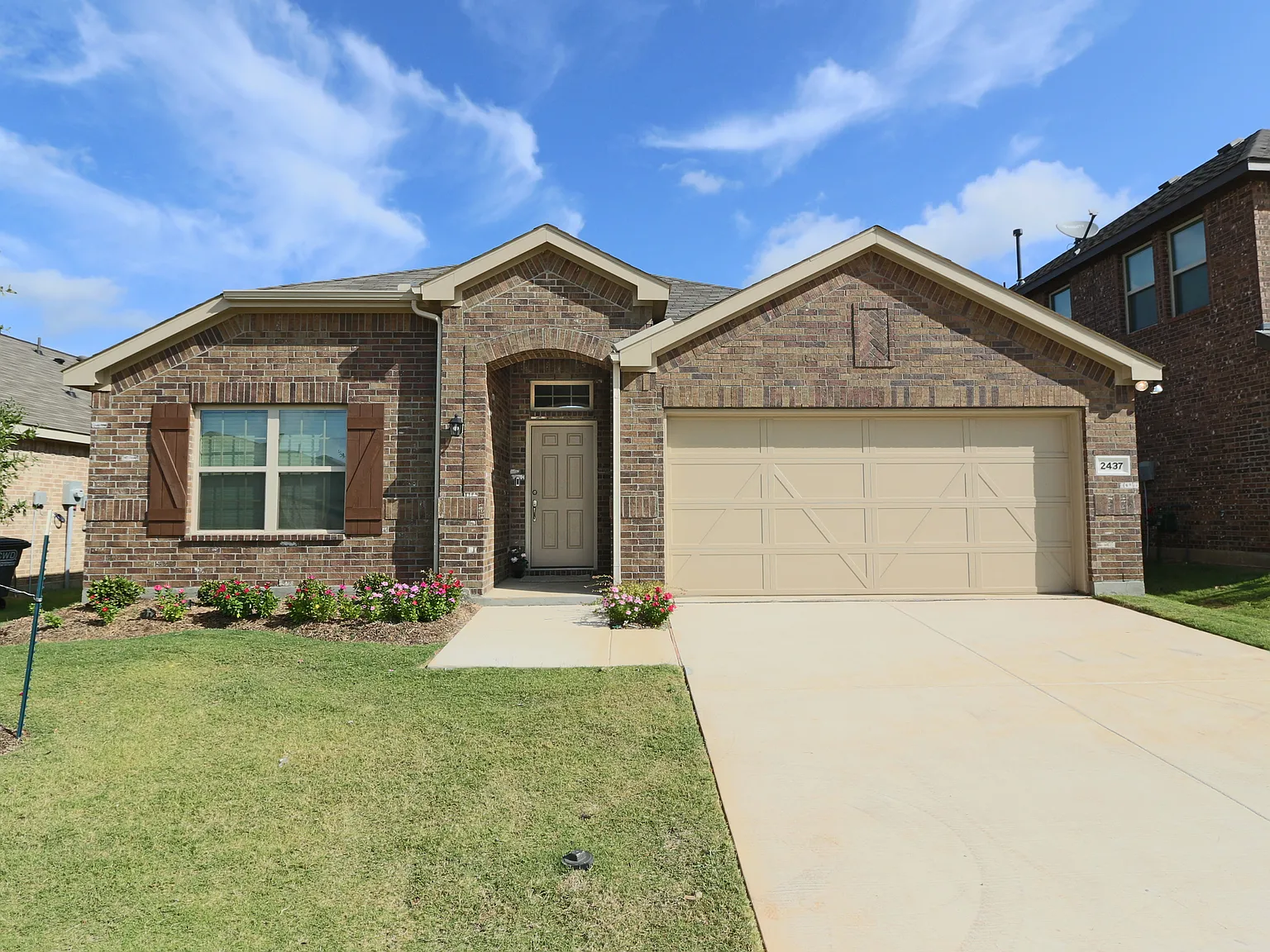 4 bed, 1852 sqft, $2,099 — Photo 1