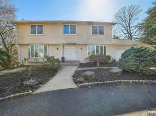 7 Royal Park Ter, Hillsdale, NJ 07642