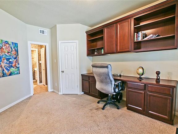 4th image of 1407 Delta Dr