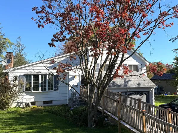 12 Garrison Terrace, Bloomfield, CT 06002