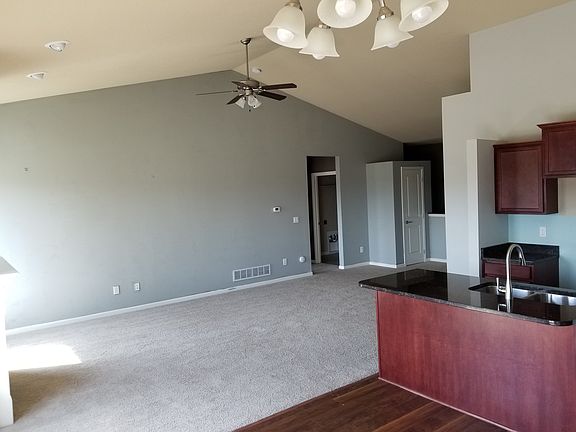 5th image of 1230 Bellflower Dr