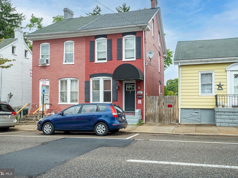 1st image of 218 E Franklin St