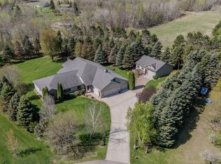38481 Deer Ct, Sartell, MN 56377