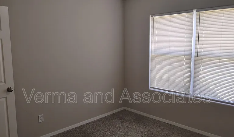 1701 Forest Dr — Photo 12