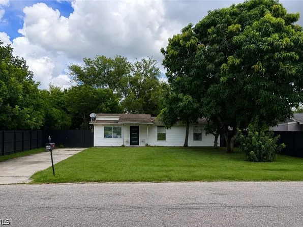 480 Valley Dr, Lehigh Acres, FL 33936