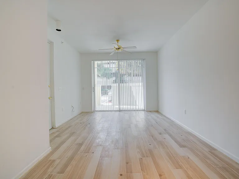 1136 Town Center Dr #11 — Photo 18