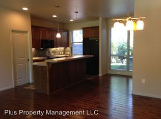 2530 NW Crossing Dr, Bend, OR 97703