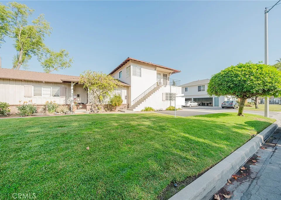 15 W Newman Ave