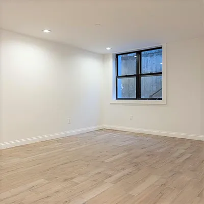 Rented by Brooklyn Group | media 18